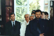Οι εκπρόσωποι των Ομίλων ενώ παρακολουθούν τον Οικ. Πατριάρχη κατά την αντιφώνηση του.