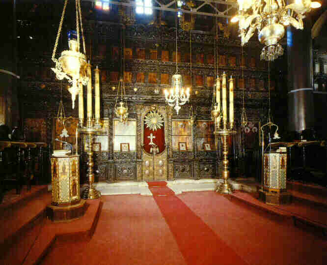 Το εσωτερικό του πάνσεπτου Πατρ. ναού του Αγίου Γεωργίου στο Ιστορικό Φανάρι.